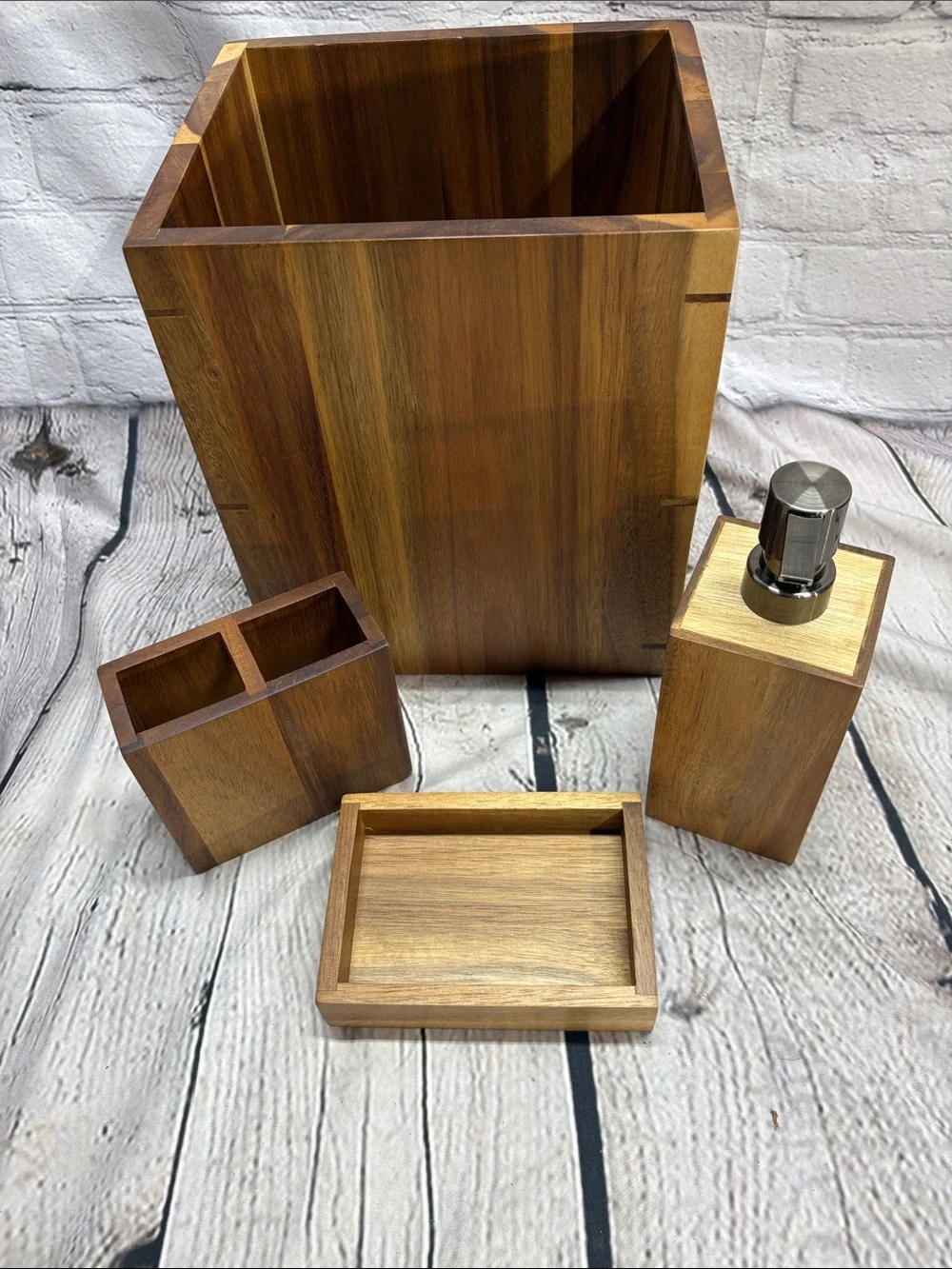 Wood-Effect Bathroom Accessory Set in Brown Wood - 4 Piece